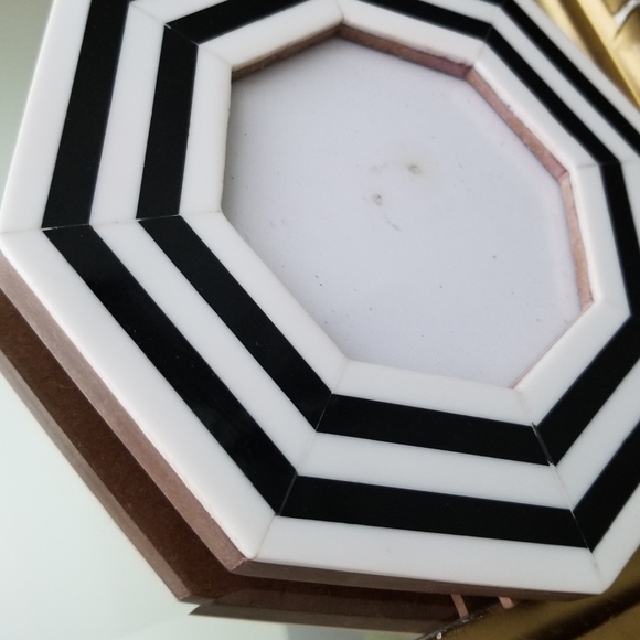 ❗Henri Bendel Inspired Striped Wooden Picture Frame❗ - Picture 1 of 6